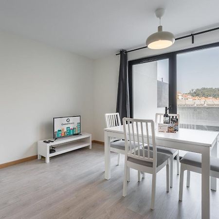 Appartamento Guestready - Sleek Monochromatic In Bonfim OOporto Esterno foto