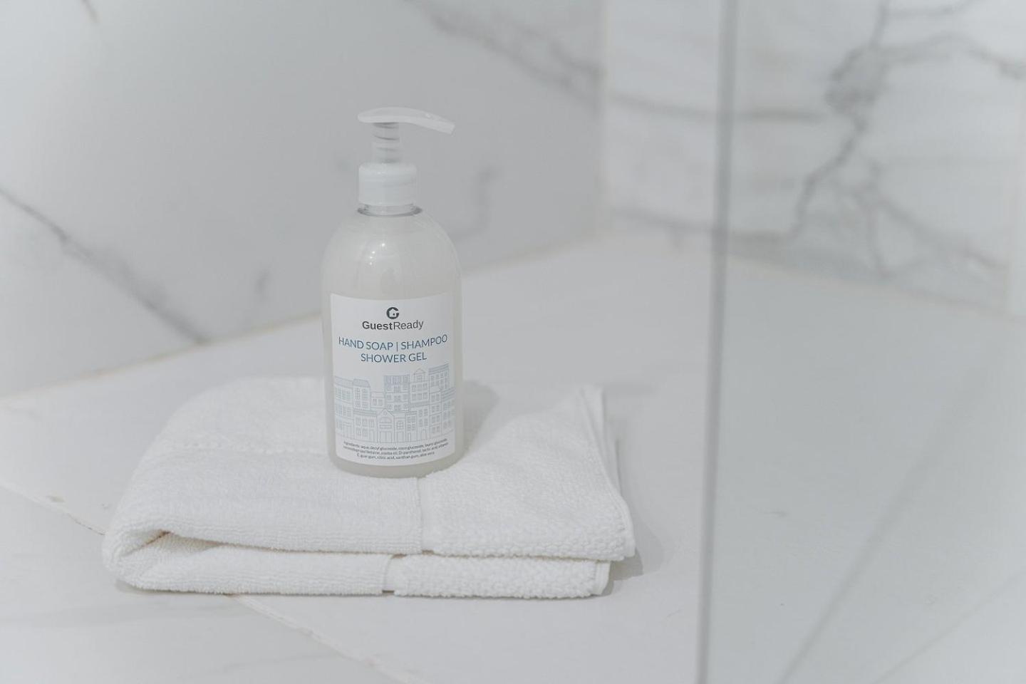Appartamento Guestready - Sleek Monochromatic In Bonfim OOporto Esterno foto