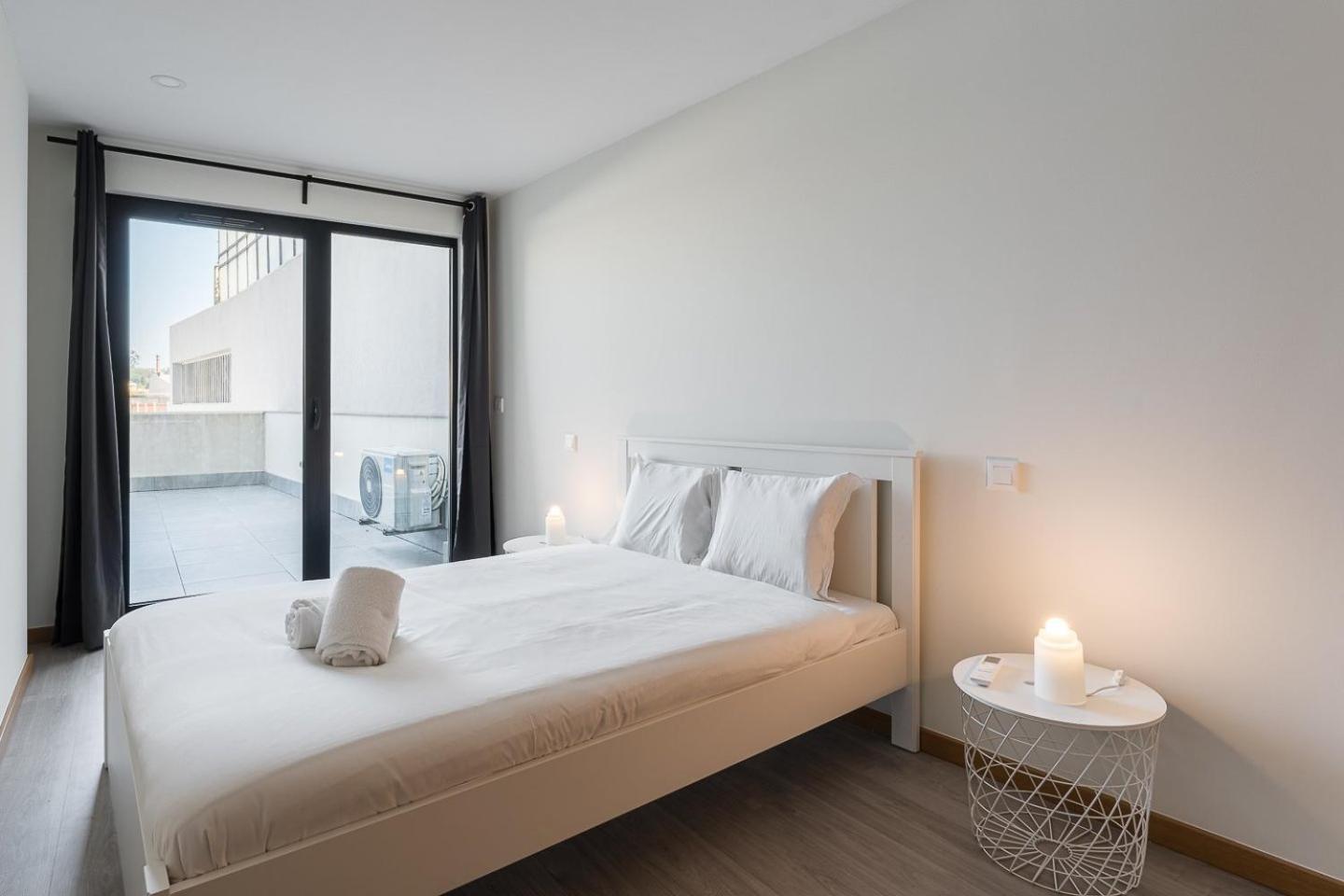 Appartamento Guestready - Sleek Monochromatic In Bonfim OOporto Esterno foto