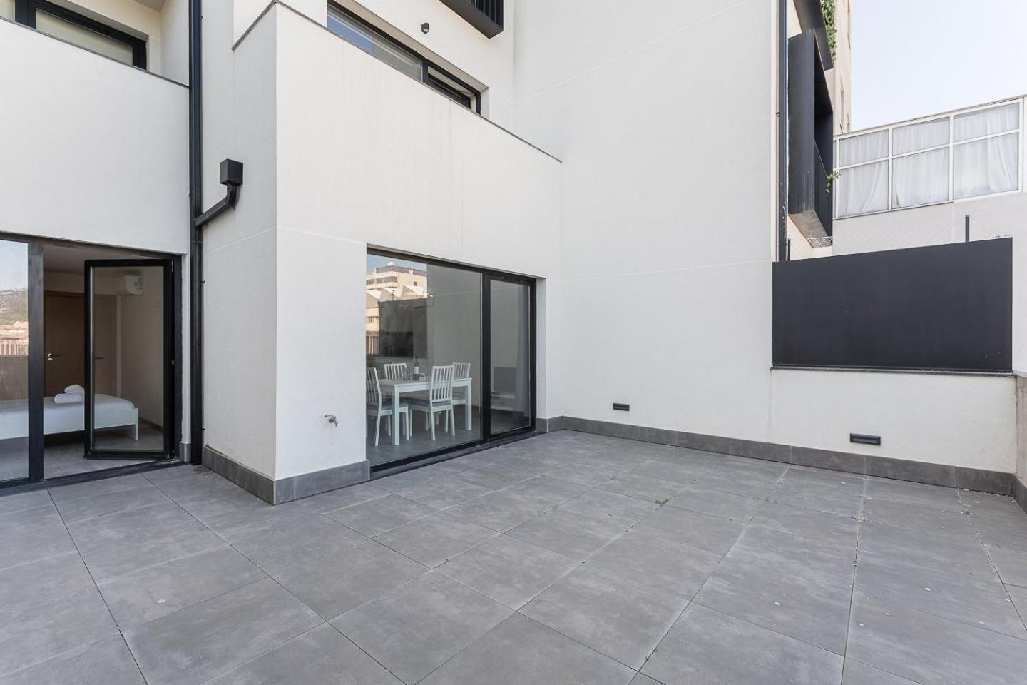 Appartamento Guestready - Sleek Monochromatic In Bonfim OOporto Esterno foto